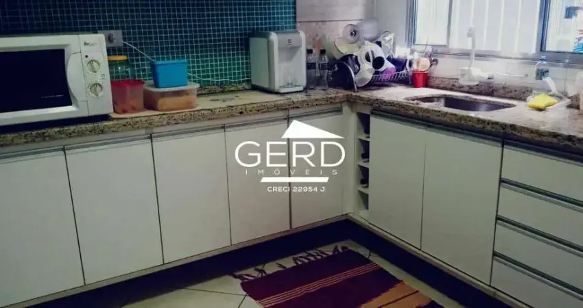 Sobrado para venda em centro de 392.00m² com 3 quartos, 3 suites e 2 garagens