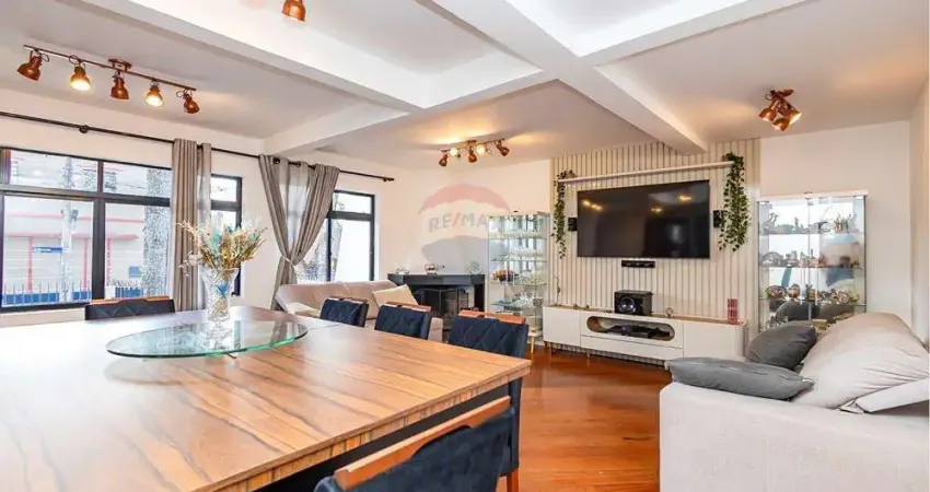 Sobrado para venda em água verde de 214.00m² com 4 quartos, 2 suites e 3 garagens