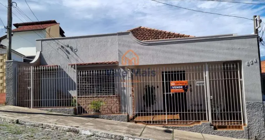 Casa com 4 quartos à venda na Rua Santa Cruz, 634, Centro, Cruzeiro
