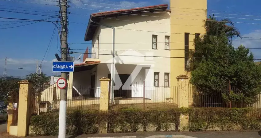 Sobrado para venda em guararema de 224.00m² com 3 quartos, 1 suite e 4 garagens