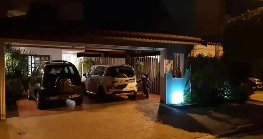 Casa de condomínio para venda em jardim caxambu de 250.00m² com 3 quartos, 1 suite e 4 garagens