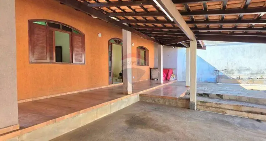 Casa para venda em jardim patrícia de 181.00m² com 3 quartos e 4 garagens