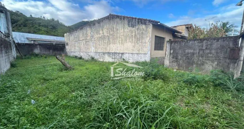 Casa com 3 quartos para alugar no Centro, Caraguatatuba