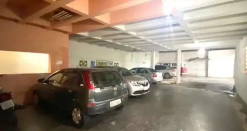 Sala comercial para venda em centro de 622.00m² com 7 garagens