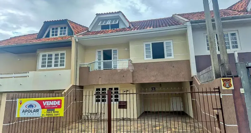 Sobrado para venda em atuba de 155.00m² com 3 quartos, 1 suite e 2 garagens