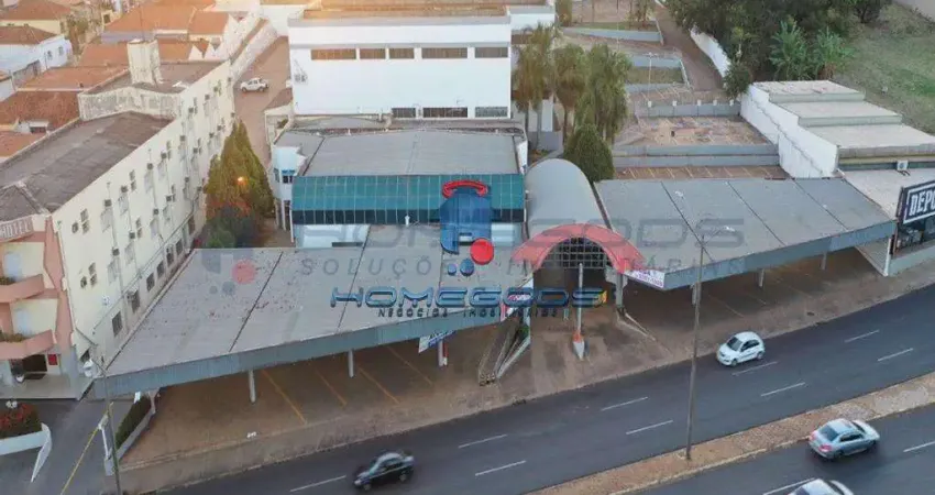 Galpão / depósito / armazém para alugar em centro de 8500.00m² com 100 garagens