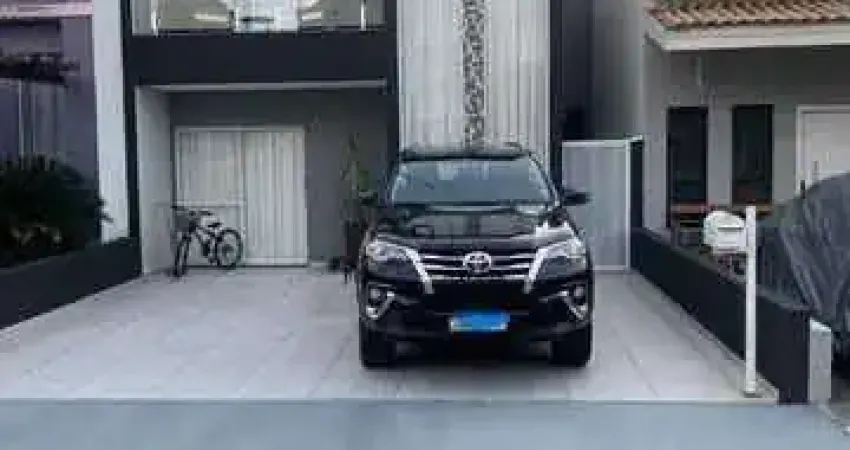 Casa para venda em horto florestal de 161.00m² com 3 quartos, 1 suite e 3 garagens