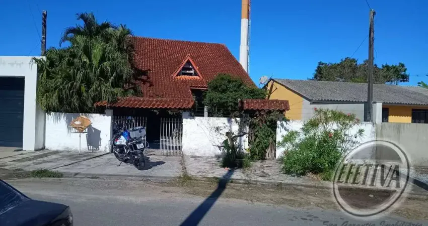 Casa para venda em matinhos de 252.00m² com 5 quartos, 1 suite e 2 garagens