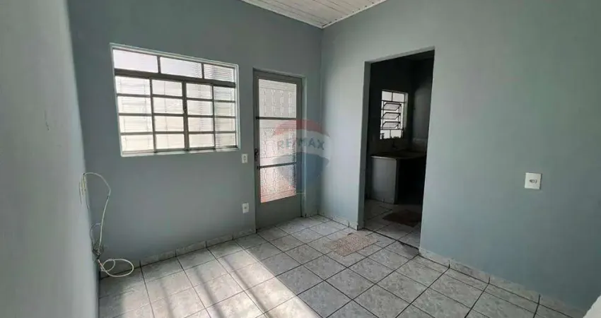 Casa para alugar em jardim santa rosa de 35.00m² com 1 quarto e 1 garagem