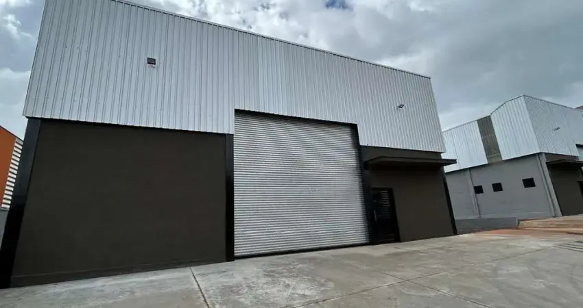 Galpão / depósito / armazém para alugar em distrito industrial doutor carlos arnaldo e silva de 600.00m²