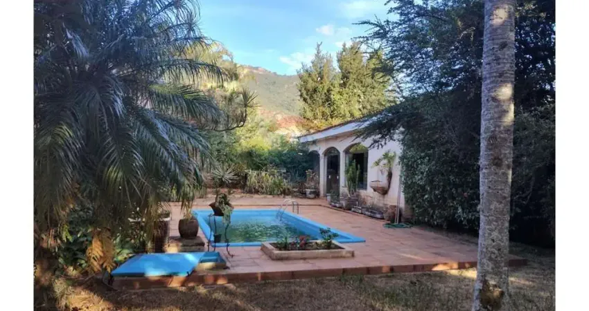 Casa de condomínio para alugar em condomínio flamboyant-b de 343.00m² com 4 quartos, 1 suite e 2 garagens