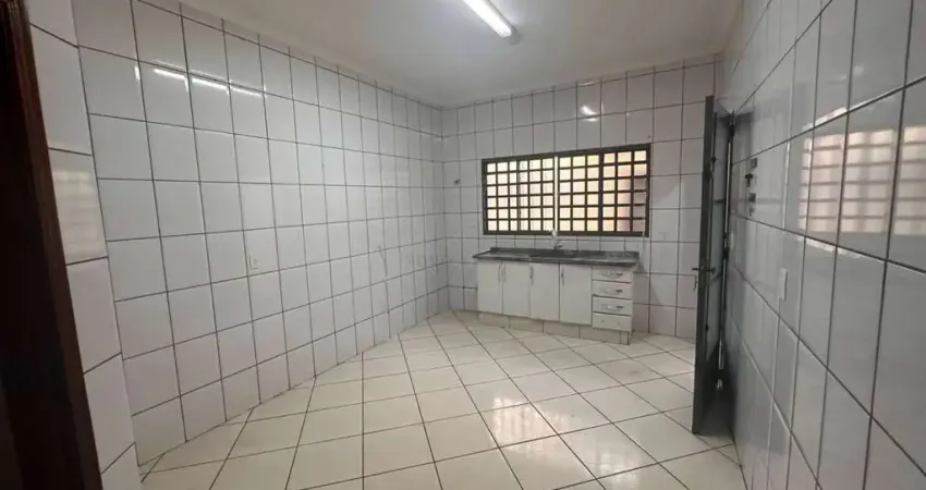 Casa para alugar em centro de 100.00m² com 3 quartos e 1 garagem