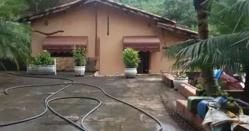 Casa para venda em zona rural de 200.00m² com 2 quartos e 2 garagens