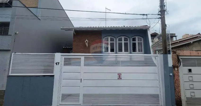 Sobrado para venda em centro de 160.00m² com 3 quartos, 2 suites e 4 garagens