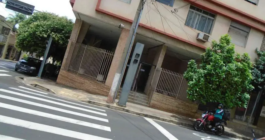 Apartamento para alugar em centro de 70.00m² com 2 quartos e 1 garagem