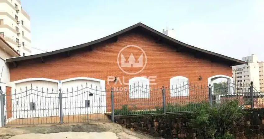 Casa para alugar em centro de 328.00m² com 3 quartos e 4 garagens