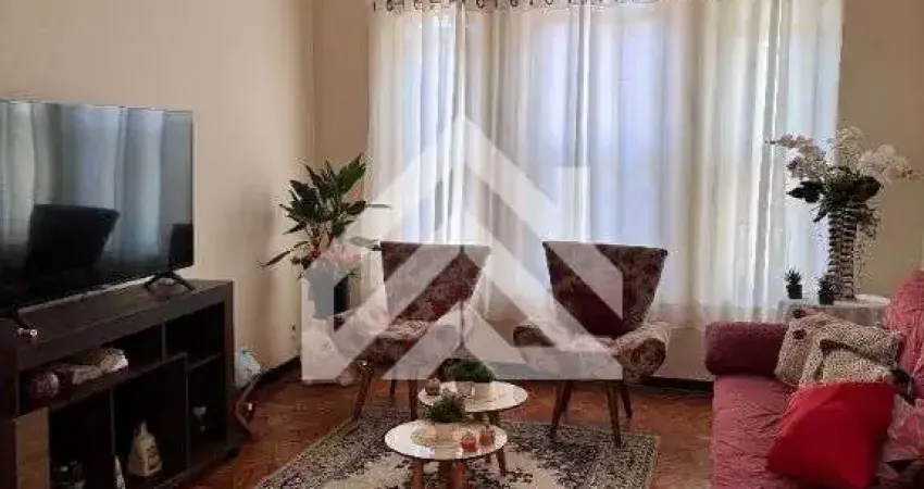 Casa para venda em centro de 170.00m² com 3 quartos, 1 suite e 2 garagens