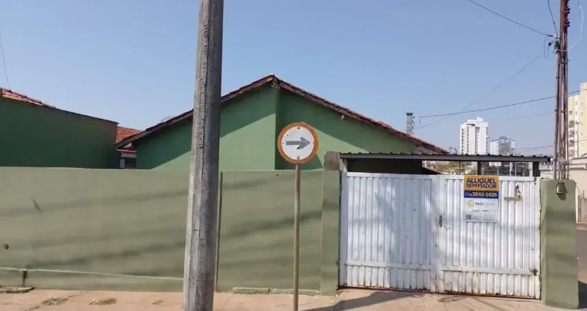 Casa para alugar em centro de 100.00m² com 4 quartos e 1 garagem