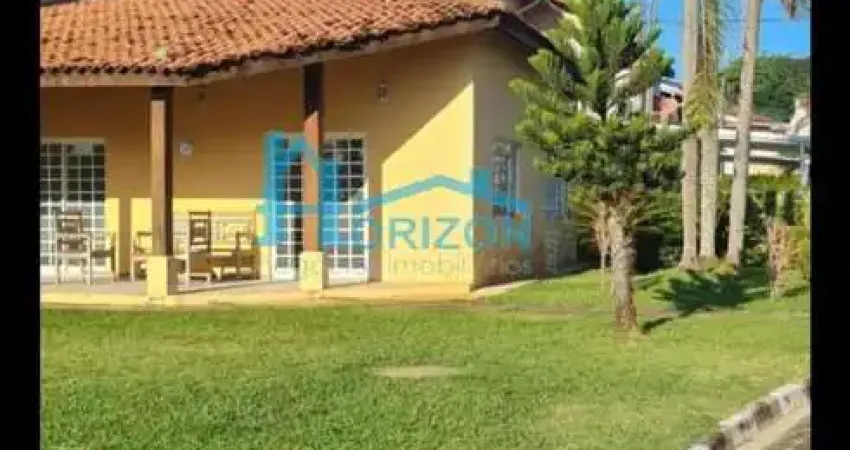 Casa para venda em centro de 130.00m² com 3 quartos, 1 suite e 2 garagens