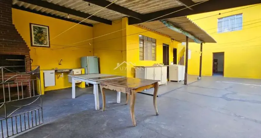 Sobrado para venda em centro de 236.00m² com 3 quartos e 3 garagens