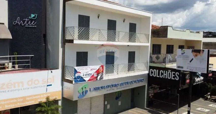 Prédio comercial para venda em centro de 691.00m² com 13 quartos e 8 garagens