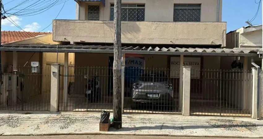 Sobrado para venda em Centro de 232.11m² com 6 Quartos e 4 Garagens