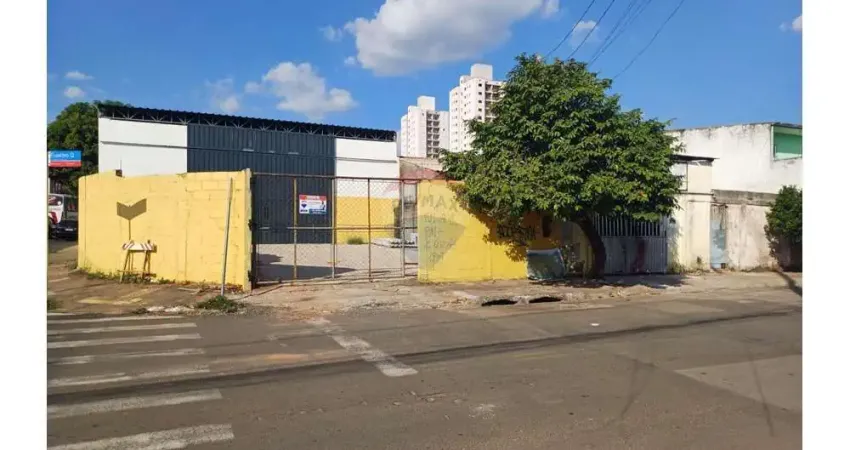 Galpão / Depósito / Armazém para venda em Jardim Amanda I de 200.00m² com 4 Garagens