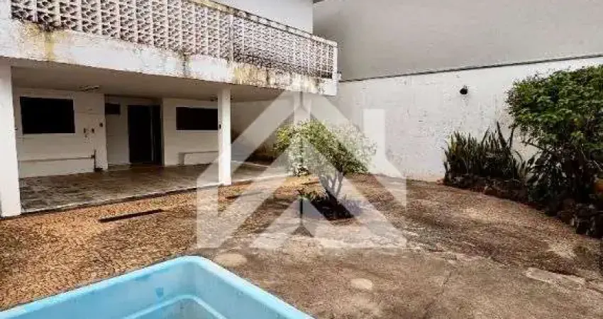Casa para venda em Jardim Matheus Maniero de 197.00m² com 3 Quartos, 1 Suite e 4 Garagens