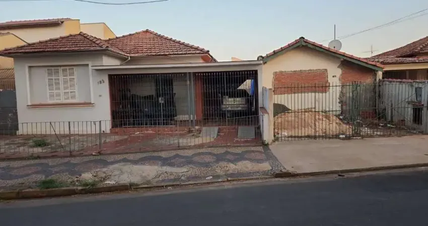 Casa para venda em Piracicamirim de 121.00m² com 2 Quartos, 1 Suite e 3 Garagens