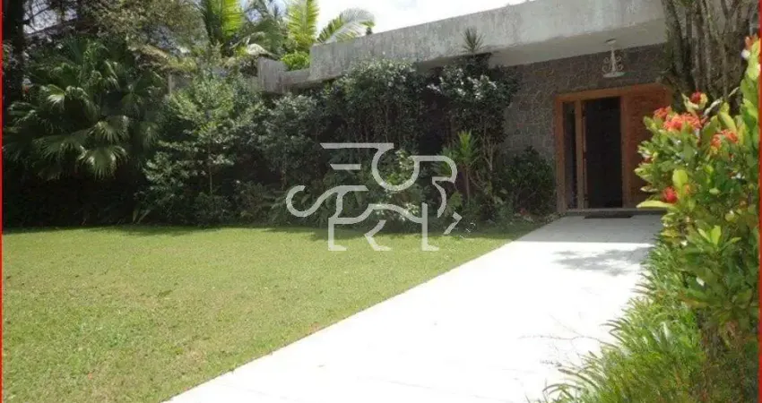 Casa para venda e aluguel em Retiro Morumbi de 850.00m² com 4 Quartos, 3 Suites e 6 Garagens