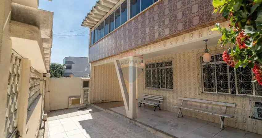 Casa para venda em Jardim Guanabara de 338.00m² com 3 Quartos, 2 Suites e 4 Garagens