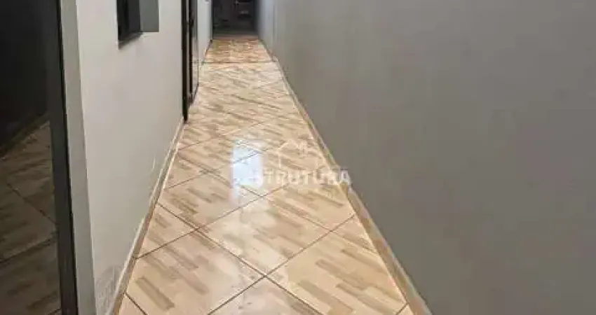 Casa para alugar em Jardim Novo de 200.00m² com 2 Quartos e 1 Garagem