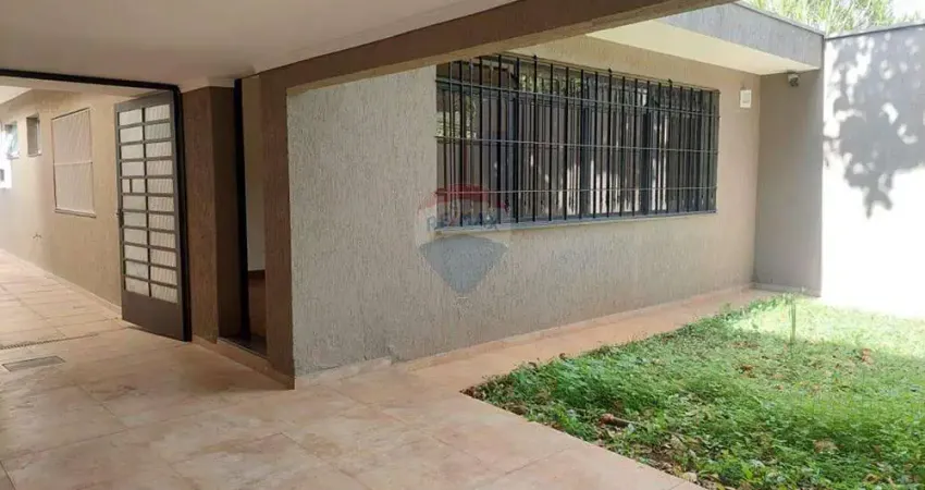 Casa para venda em Jardim Das Laranjeiras de 262.00m² com 3 Quartos, 2 Suites e 4 Garagens