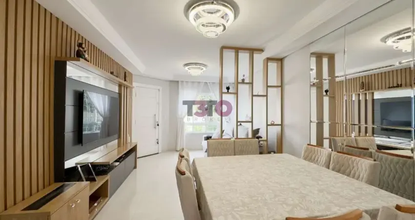 Sobrado para venda em Boqueirão de 140.00m² com 3 Quartos, 1 Suite e 2 Garagens