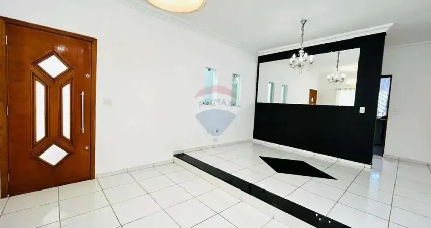 Sobrado para venda em Conjunto Habitacional Antônio Bovolenta de 211.00m² com 3 Quartos, 1 Suite e 2 Garagens