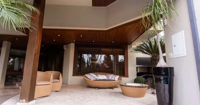 Casa para venda em Vila Inah de 370.00m² com 3 Quartos, 3 Suites e 4 Garagens