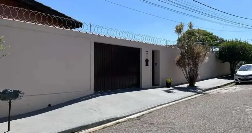 Casa para venda em Jardim Bandeirantes de 367.50m² com 3 Quartos, 1 Suite e 2 Garagens