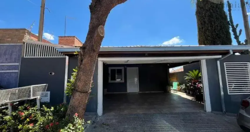 Casa para venda em Santa Helena de 200.00m² com 3 Quartos, 1 Suite e 2 Garagens