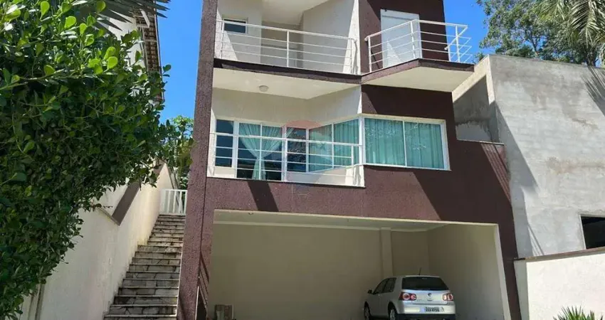 Sobrado para alugar em Parque Residencial Itapeti de 300.00m² com 3 Quartos, 3 Suites e 4 Garagens