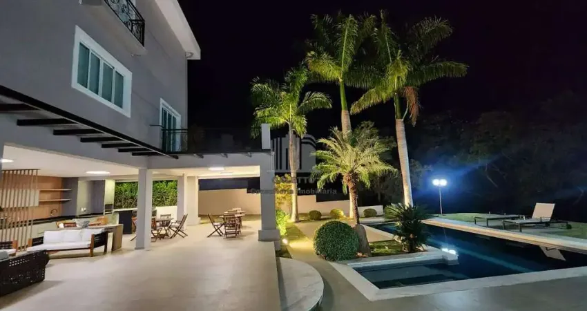 Casa para alugar em Loteamento Alphaville Campinas de 650.00m² com 5 Quartos, 4 Suites e 8 Garagens