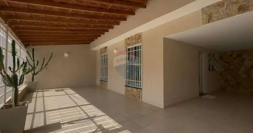 Casa para venda em Vila Trujillo de 185.00m² com 3 Quartos, 1 Suite e 4 Garagens