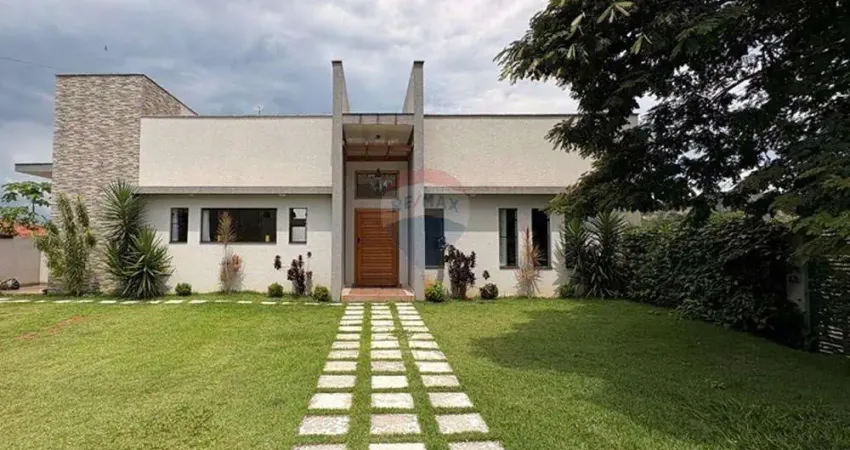 Casa de Condomínio para venda em Piracaia de 423.00m² com 3 Quartos, 2 Suites e 3 Garagens