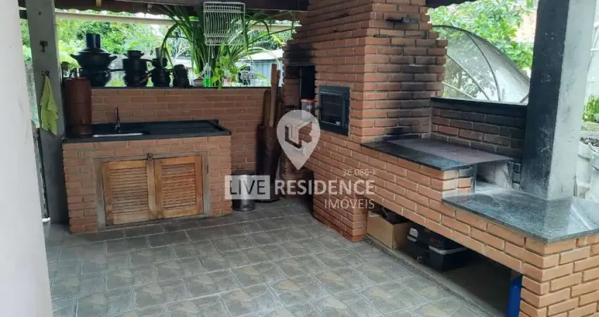 Casa para venda em Vila Cruzeiro de 196.00m² com 3 Quartos, 1 Suite e 3 Garagens