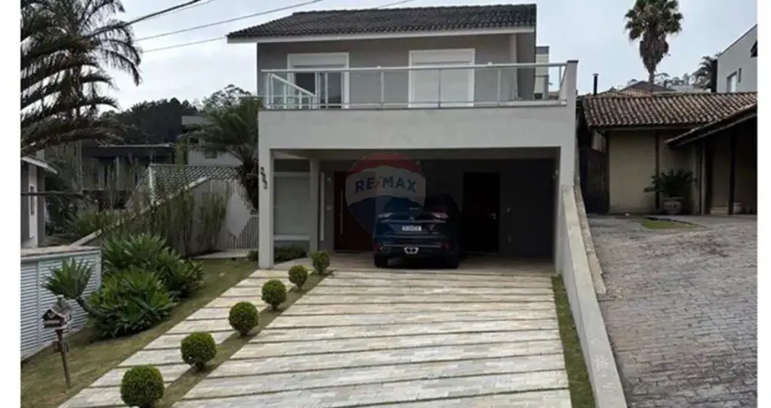 Sobrado para venda em Cidade Parquelandia de 200.00m² com 4 Quartos, 1 Suite e 2 Garagens