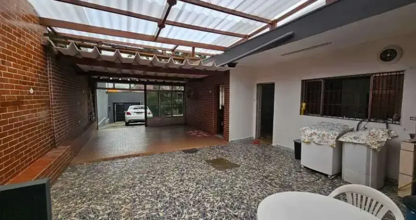 Casa para venda em Jardim Penha de 150.00m² com 3 Quartos e 8 Garagens