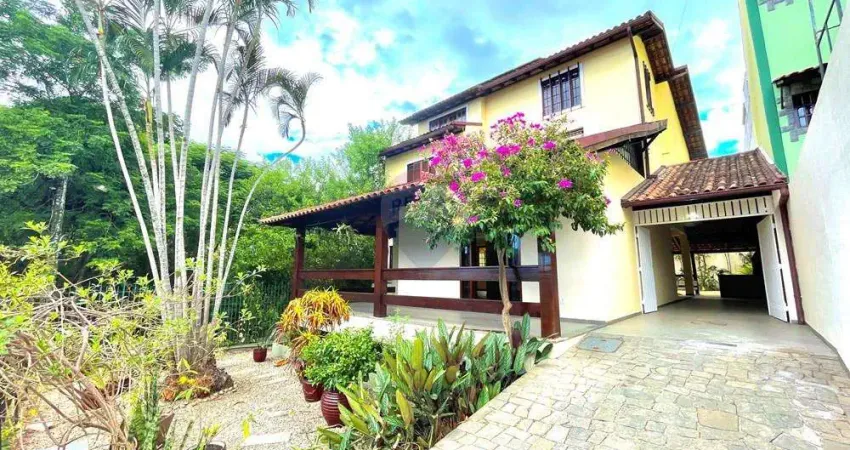 Casa de Condomínio para venda em Freguesia (jacarepaguá) de 326.00m² com 3 Quartos, 1 Suite e 2 Garagens