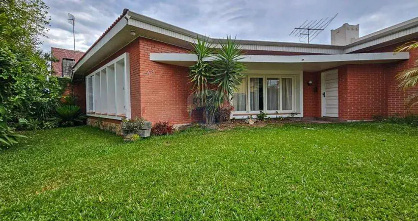 Casa para venda em Jardim Social de 270.00m² com 3 Quartos, 1 Suite e 3 Garagens