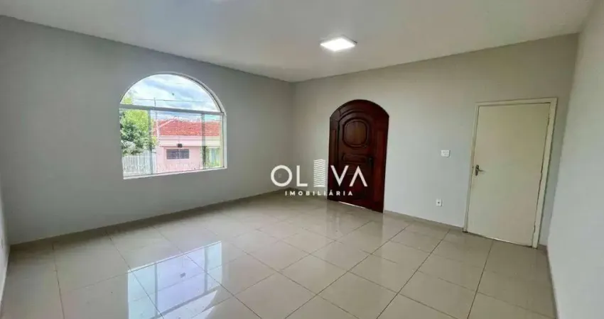 Casa para alugar em Jardim Roseana de 266.00m² com 4 Quartos, 3 Suites e 5 Garagens