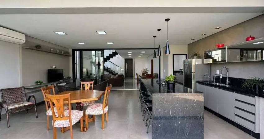 Sobrado para venda em Condomínio Bella Città de 275.00m² com 3 Quartos, 3 Suites e 4 Garagens