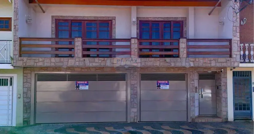 Casa para venda em Centro de 284.00m² com 3 Quartos, 1 Suite e 3 Garagens